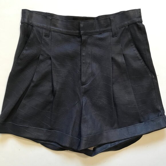SPRWMN Deep Pleat Trouser Leather Shorts Womens Small Navy Blue High Rise Cuffed - Picture 2 of 11